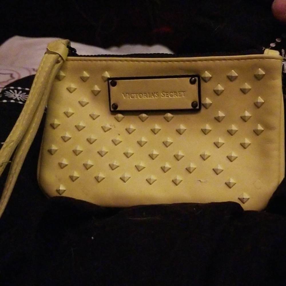 📣👝LIKE NEW A clutch wristlet💥